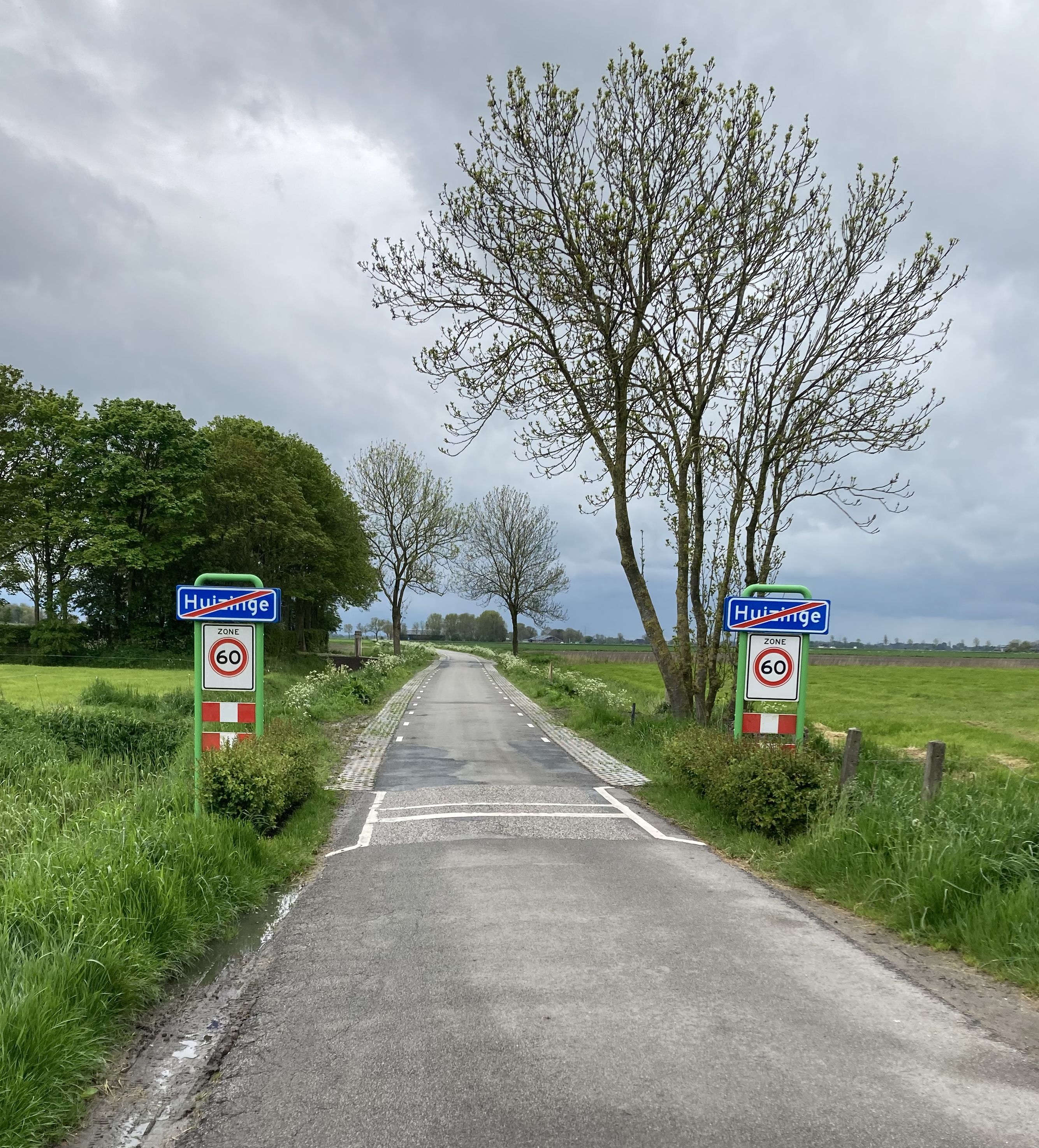 Huizinge zicht op begraafplaats